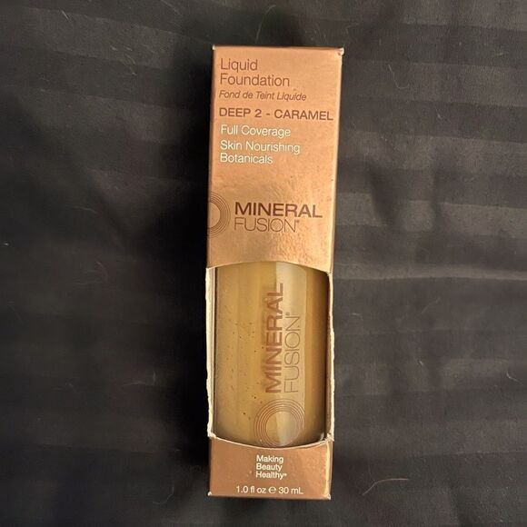 NWT Mineral Fusion Liquid Foundation ✨ Deep 2-Caramel - Picture 1 of 5